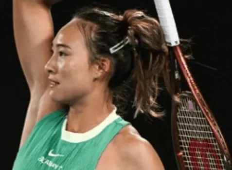 Sabalenka Advances, Zheng Defeats Rybakina at WTA Finals
