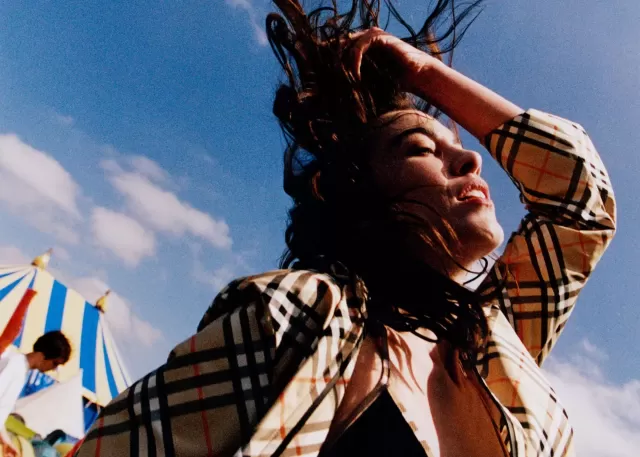 Burberry's Festival Spirit: A Sunny Outlook for Luxury